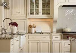 Kitchen Cabinets Benjamin Moore Mayonnaise Mutfak Dolaplari Mutfak Yeniden Modelleme Cottage Kitchens
