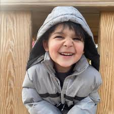 Some chilly weather has never stopped our kids from enjoying our beautiful  outdoor space! The Preschool class had a blast exploring the train and  wintry outdoor classroom!