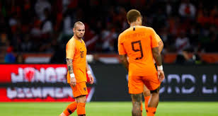 Un succès chez les partenaires de robert lewandowski pourrait toutefois ne pas suffire, si l'italie remporte ses deux derniers matches. Usta Programa Vecherya Maillot Depay Pays Bas Total Taxi Varna Com