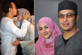 Belum ada kejelasan dari mereka berdua, begini tanggapan ustaz. Lupakan Gossip Foto Mesra Dengan Sunu 5 Fakta Kehidupan Umi Pipik Inilah Yang Perlu Kamu Tahu