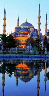 En este circuito recorrerás lo mejor de turquía en 7 días, visitando ankara, uçhisar, goreme, pamukkale, éfeso, esmirna, troya o çanakkale. Vista Nocturna De La Mezquita Azul Estambul Turquia Estambul Turquia Estambul Mezquita