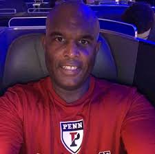 Which player to keep in fantasy football draft?