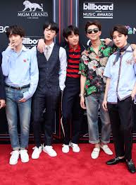 Taylor Swift Met Bts Twitter Is Melting Down Bts Billboard Music Awards Pop Dance