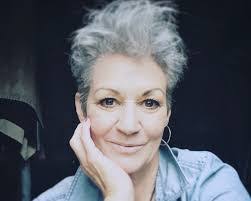 Melissa Cromack's Instagram, Twitter & Facebook