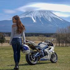 rurikoはinstagramを利用しています 富士山 帽子かぶってる 今日から新学期 4月スタート 新元号は何になるのかな モーターサイクルナビゲーターで 6rの日のツーリング記事アップされました 宜 lady riders motorcycle girl dirt bike girl