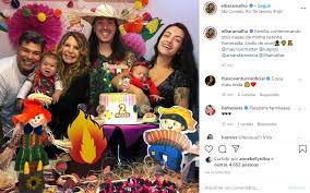 O produtor musical luã yvys, filho de elba ramalho e maurício mattar, festejou nas redes sociais o nasicmento da primeira filha, esmeralda. Elba Ramalho Se Reune Com Mauricio Mattar Para Celebrar O Mesversario Da Neta Esmeralda