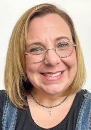 Amanda Hartsell's Instagram, Twitter & Facebook