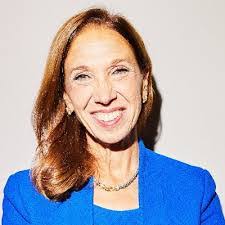 Elsa Villar's Instagram, Twitter & Facebook