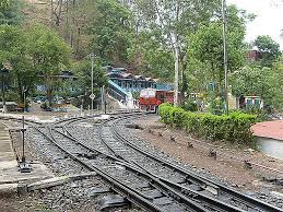 Keindahan dan keunikan kayu ini terletak pada kecacatan semula jadi ini kerana ia. 10 Stesen Keretapi Yang Paling Cantik Di India 2021