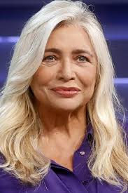 Bruno vespa intervista mara venier che racconta di come sia tornata a casa in rai e di come si sia gaffes, errori e momenti cult della carriera di mara venier. Mara Venier Movies Age Biography