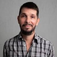 30+ perfis com “Daniel Van”