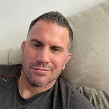 Chase Whitney (@chasefromdowney) • Threads, Say more