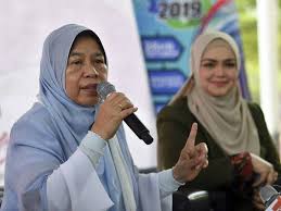 Menteri perumahan dan kerajaan tempatan, datuk zuraida kamaruddin memaklumkan kajian bagi memantapkan sistem pengurusan pelupusan kereta terbiar dan mencari kaedah pelaksanaan terbaik dalam melupuskan kereta usang, dijangka memakan masa enam bulan. Kpkt Usaha Keluarkan Rakyat Daripada Kemiskinan Zuraida