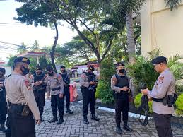 PIMPIN APEL PAGI, DIRPAMOBVIT POLDA GORONTALO CEK KESIAPAN PERSONIL DAN  PERSENJATAAN