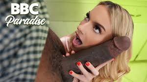 Brickzilla Stuffs Lindsey Lakes Pussy With Black Meat And Make Her Enjoy  Her Time As A Housewife