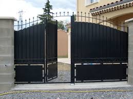 Resultat De Recherche D Images Pour Portail Coulissant Avec Porte Integree House Gate Design Door Gate Design Front Gate Design