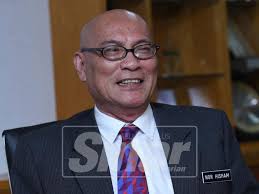 Nor hisham bergambar bersama kakitangan dbkl ketika majlis persaraannya di menara dewan bandaraya kuala lumpur, kuala lumpur. Datuk Bandar Kl Pun Kena Saman