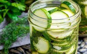 Togliete tutto l'aceto e l'acqua di vegetazione. Zucchine Sott Olio Senza Cottura Facili Da Preparare