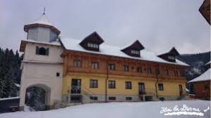 Parintele mihail jar, staretul manastirii banceni, situata la o aruncatura de bat de granita cu romania a intemeiat un adevarat sat al orfanilor si copiilor care sufera de parintele vrea insa sa le ramana toata viata tata copiilor. MÄƒnÄƒstirea RarÄƒu Una Dintre Cele Mai Frumoase Din È›ara Dornelor 500 De Ani De Vechime Credinta Si Istorie È™tiri Din Bucovina