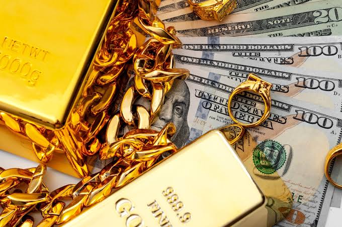 Unveiling the Process: How Pawnbrokers Verify Authenticity of Gold Jewelry  - Analyzing Metals