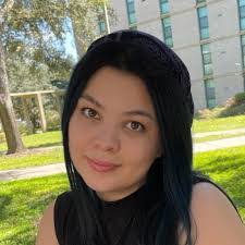 Alexis Scribner's Instagram, Twitter & Facebook