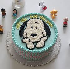 Sweetmilk4you made this lovely cake covered with fondant. Snoopy Buttercream Cake Snoopy Cake Snoopy Birthday Cake Buttercream Cake Designs