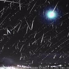 E foi uma chuva de estrelas sobre o meu rosto. Chuva De Meteoros Como Ver Delta Aquaridas Do Sul