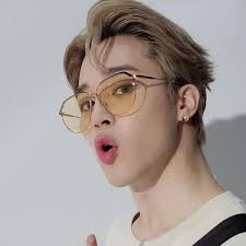 Rihanna una chica de clase media , recurre a vender drogas para mantener sus estudios. Jimin Muestra Su Exito Con Un Nuevo Logro En Spotify