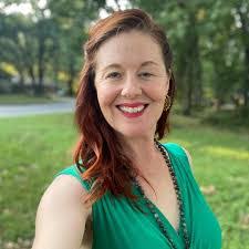 Mareike Davis's Instagram, Twitter & Facebook