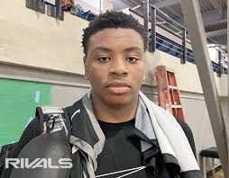 Four-star A'mare Bynum finishing officials