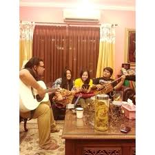 Wajik dan dodol jangan lupakan peninggalan nenek zaman berzaman. Suasana Hari Raya Anuar Zain Ellina Cover By Atilyahilmy
