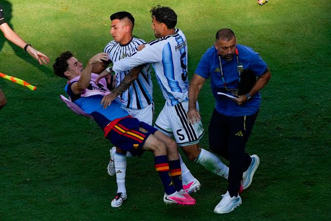 Gavi se opone a las sanciones contra Paredes y Molina por la pelea tras la  final del Mundial: “También hay esa parte del fútbol que es un poco más  violenta” - Infobae
