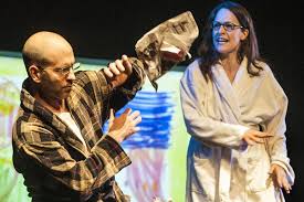 Le livre apporte une relecture personnelle du film et donc de la pièce de théâtre. Enfantillages Un Air De Famille La Presse