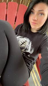 Hi oldman. I dont want to waste both our time, so just one quick question..  Are you married? Where are u from?