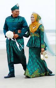 Dropship baju melayu bulan bintang #bajumelayufavourite #kurtafavourite follow ig bulanbintang_sgk untuk info! Baju Songket Baru Emerald Green Koleksi Pengantin Idaman Facebook