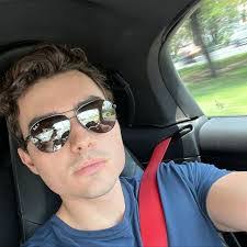 Fernando Abrego's Instagram, Twitter & Facebook