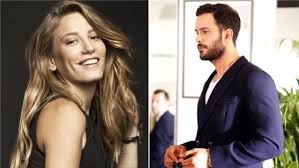 9 ekim 1987, i̇sviçre), türk dizi ve sinema oyuncusudur. Baris Arduc Left Serenay Sarikaya Halfway Through