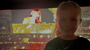 If you know of any children who Autumn can help with some #swiftiesforever  love please get in touch 💕