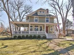 239 Scottswood Rd Riverside Il Old Victorian Homes Cottage Homes Porch Life