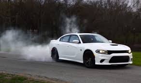 ❤ get the best dodge challenger srt hellcat wallpapers on wallpaperset. 2015 Dodge Charger Hellcat Does A Burnout As Break In Procedure Autoevolution