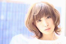 ショートボブスタイルです トップを短めに切り襟足をハネさせてスタイリングしてます カラーは11レベルのヌーディベージュです 柔らかい色を出すならこの色で デジタルパーマでもこのように出来ますよ 是非お試しあれ ボブ スタイル デジタルパーマ ボブ