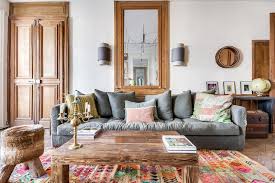 This way, your farmhouse style living room feels fresh and spontaneous. 6 Simple Ways To Get A Bohemian Chic Apartment Gawin