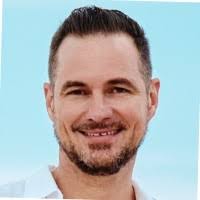 40+ perfiles de «Aston»