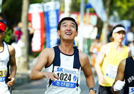 May 23, 2021 · 中國甘肅22日上午舉辦了一場山地馬拉松，卻無預警出現極端氣候，包含下冰雹及颳大風，導致參賽選手失溫、身體不適等現象，還有部分選手失聯. çˆ†æ·šå½±ç‰‡ä¹‹æ¯è¦ªç„¡æ•µ é¦¬æ‹‰æ¾å°å­ æ„›è­·ä½ çš„è†é—œç¯€
