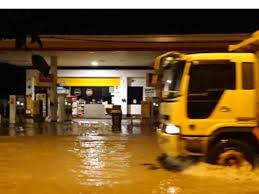 The robust bus service between alor gajah and kuala lumpur creates convenience for many commuters. Pekan Durian Tunggal Dinaiki Air