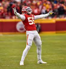 Finishes out season on good terms. Kc Chiefs De Frank Clark Delivers Pizza To Homeless In L A The Kansas City Star