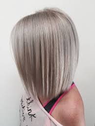 silberblonde haare eine kurze bob frisur perfekt frisiert mit verschiedenen nuancen silberblonde haare silber blond silberblond