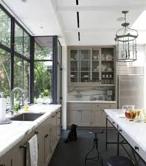 Cuisine Taupe 51 Suggestions Charmantes Et Tres Tendance En 2020 Cuisine Taupe Renovation Cuisine Interieur De Cuisine