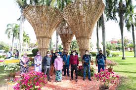 Sungai siput is part of the majlis perbandaran kuala kangsar. Arca Buluh Indahkan Dataran Bandaraya Ipoh Kosmo Digital