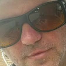 Stream Thomas Samples music